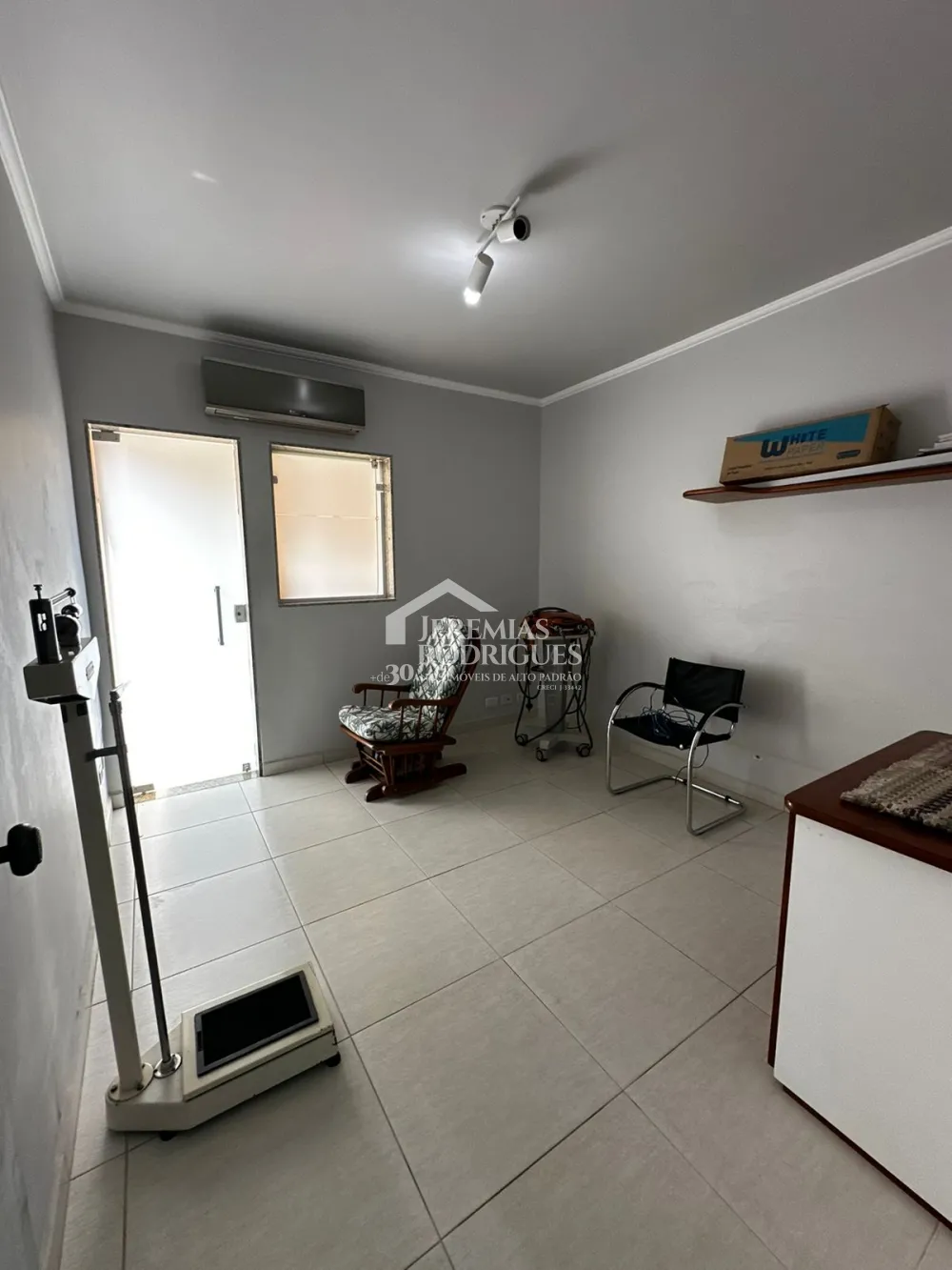 Casa à venda com 6 dormitórios no bairro Jardim das Nações em Taubaté/SP.