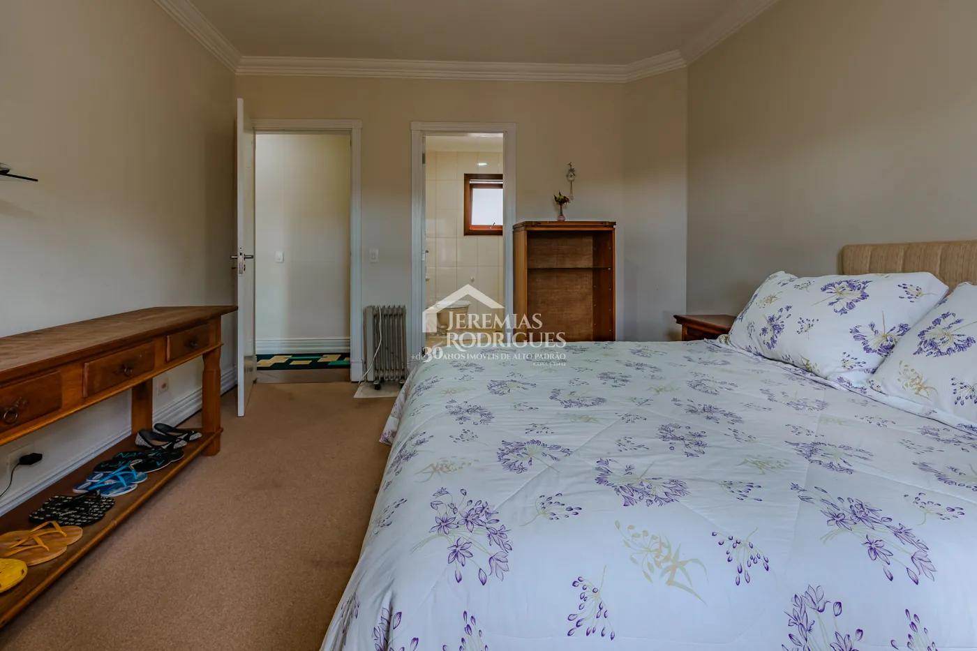 Casa para venda e locação com 5 suítes no Jardim Véu da Noiva em Campos do Jordão/SP