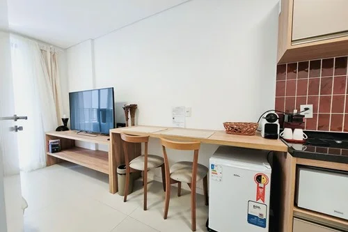 Studio Mobiliado com Varanda na Vila Mariana