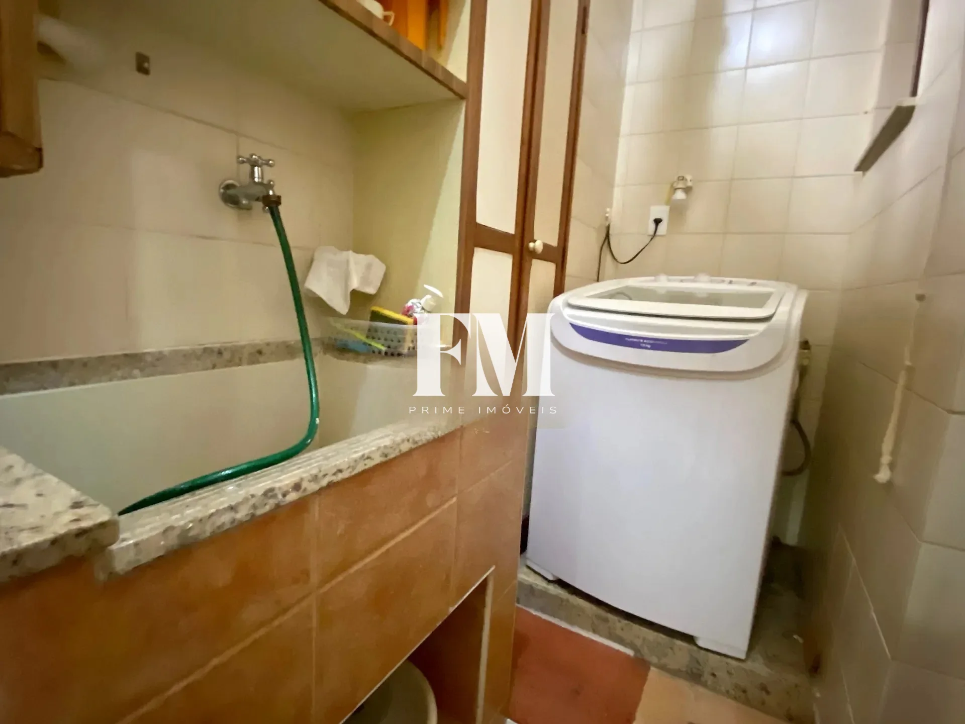 Oportunidade na quadra da praia Copacabana, Posto 3! Apartamento modernizado à venda, 2 quartos , s - foto 15
