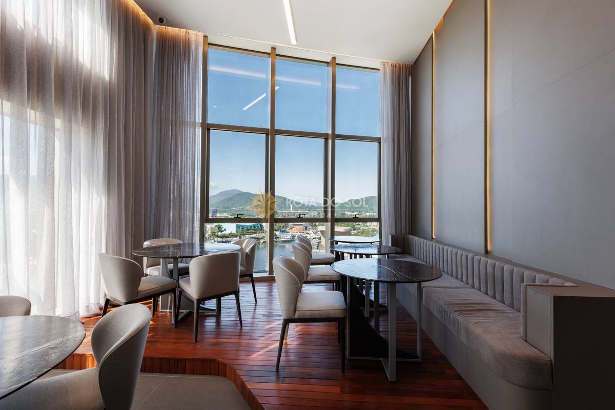 Yachthouse Apartamento Alto Padrão 4 Suítes no Centro de Balneário Camboriú SC