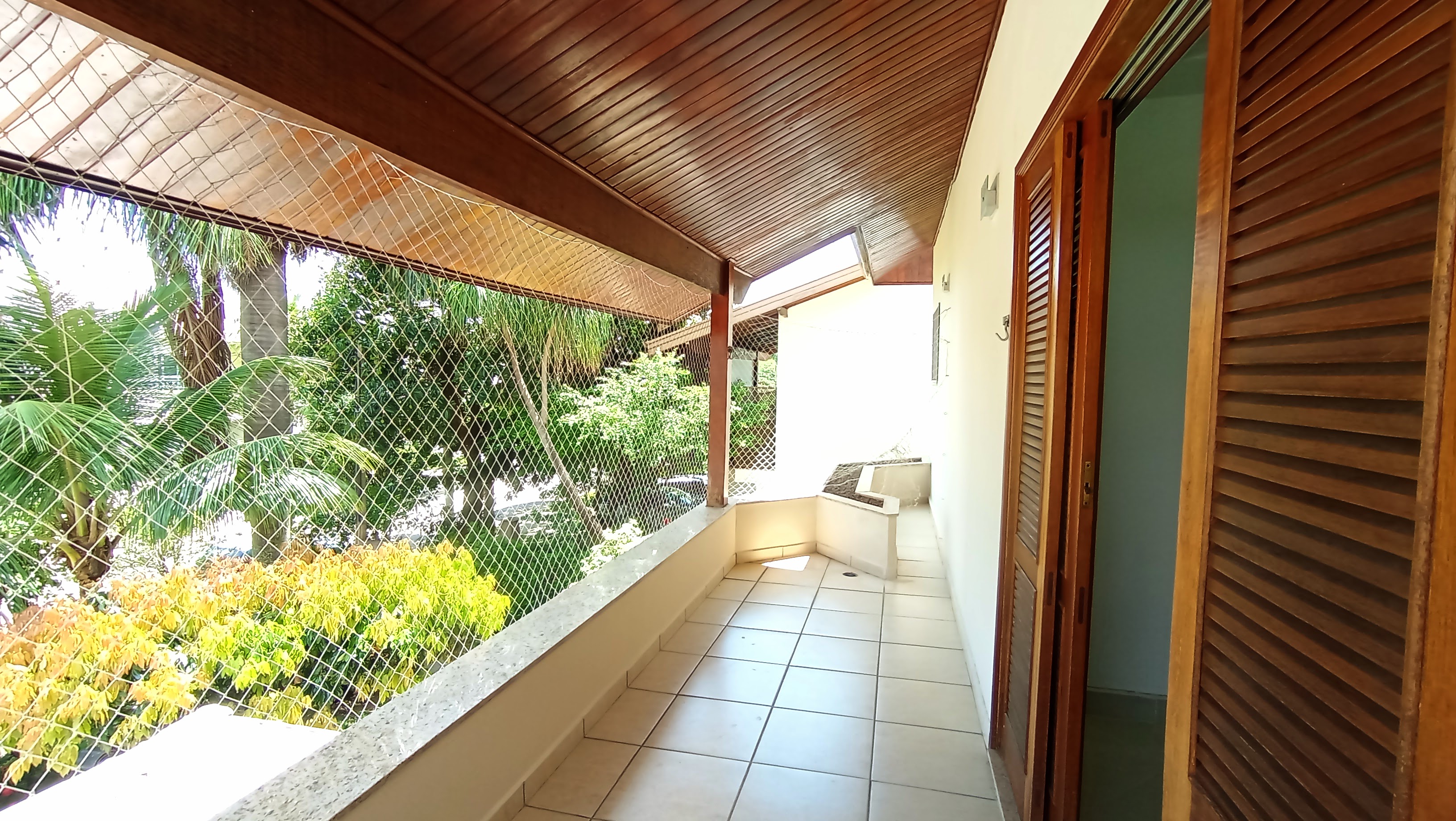 Casa à venda com 3 dormitórios no Condomínio Taubaté Village em Taubaté/SP.