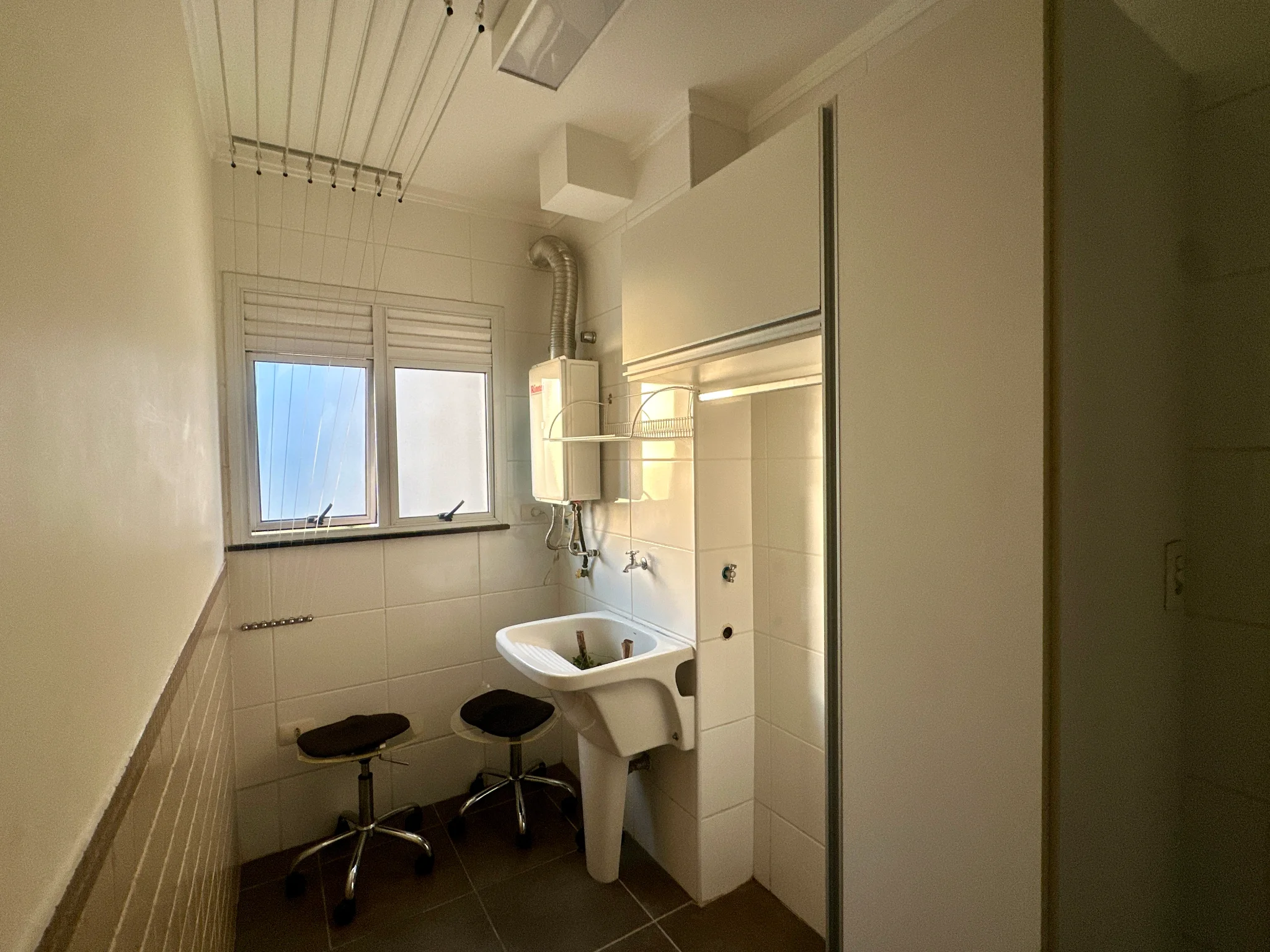 Apartamento mobiliado para venda e locação, 263 m² no Edifício Placere em Taubaté/SP.
