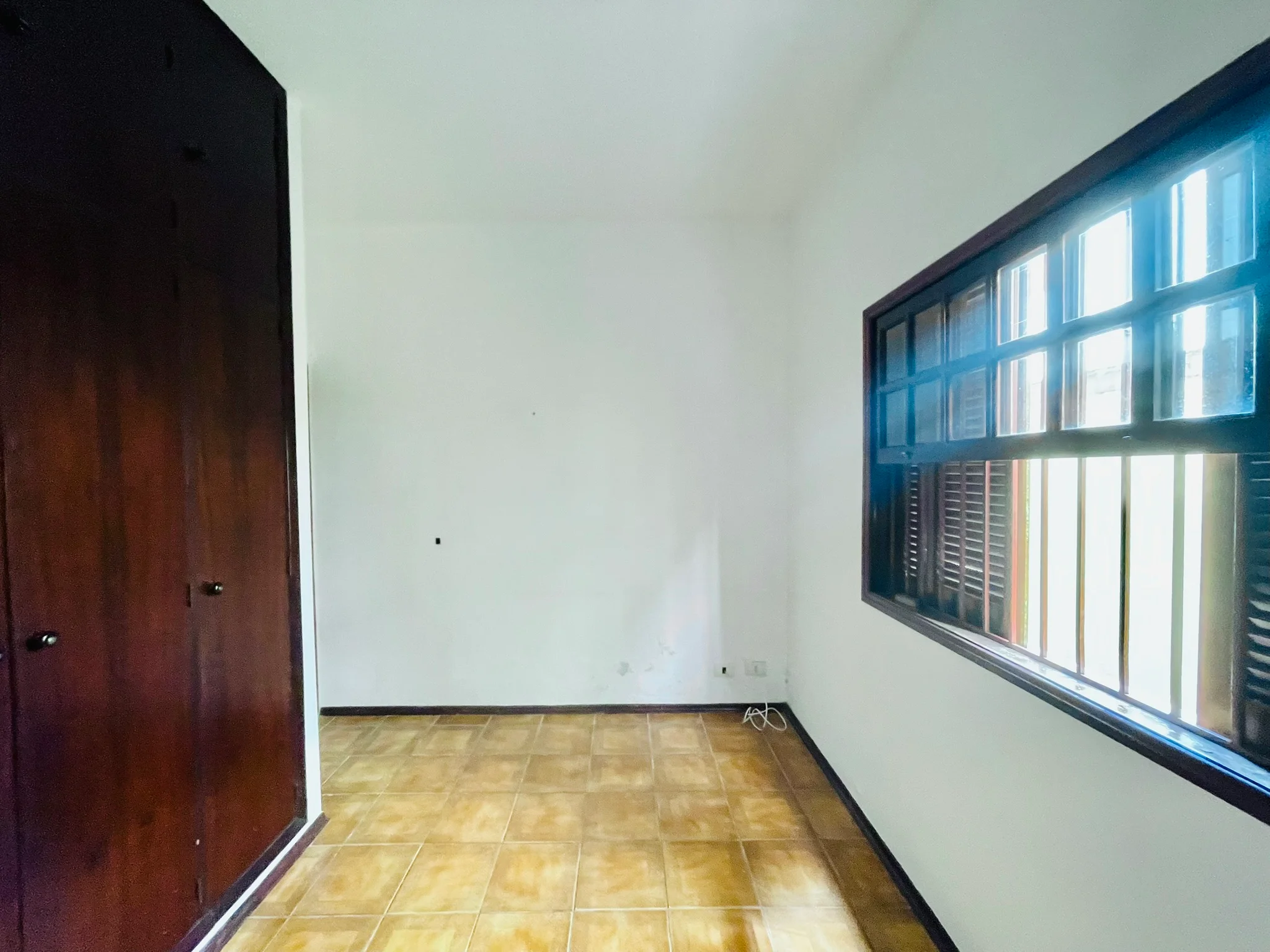 Casa para venda e locação no bairro Jardim das Nações em Taubaté/SP. 