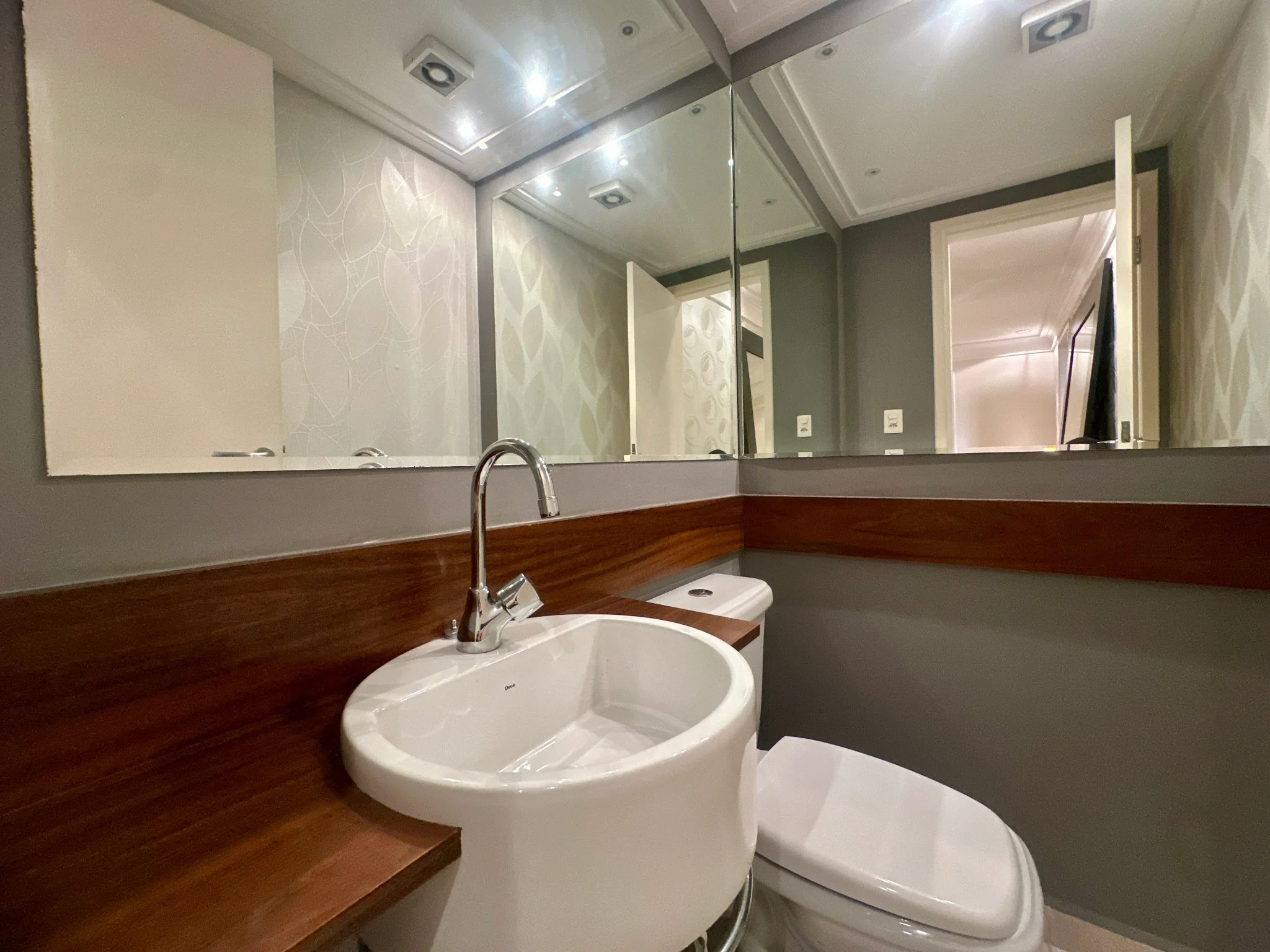 Apartamento mobiliado para venda e locação, 263 m² no Edifício Placere em Taubaté/SP.