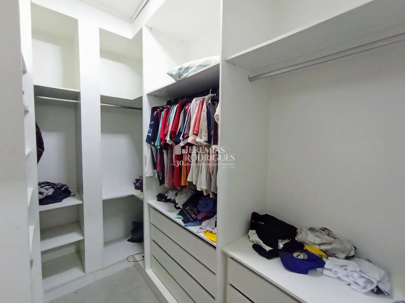 Casa para venda com 3 dormitórios no Condomínio Residencial Tecoara em Taubaté/SP