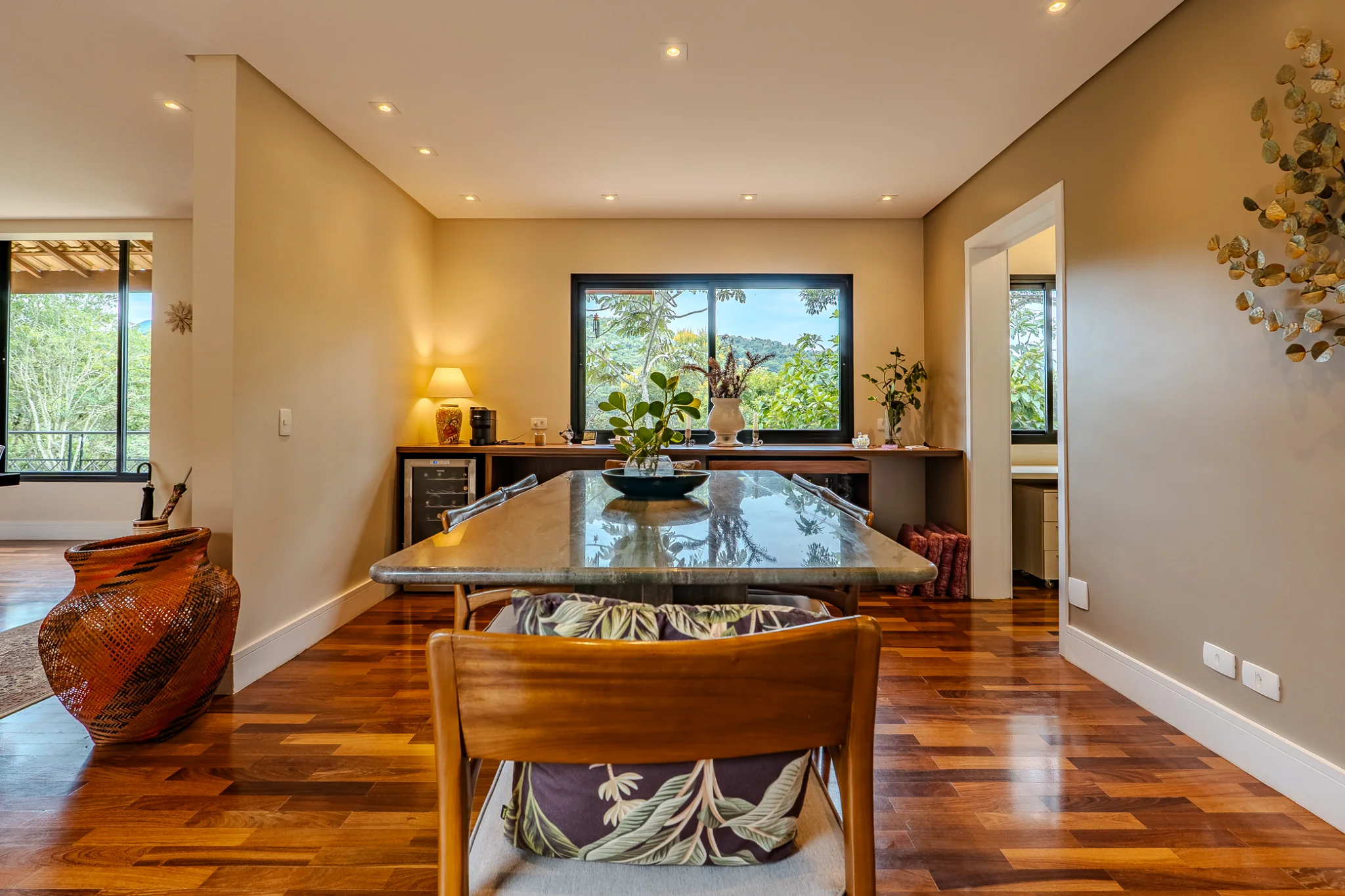 Casa à venda com 4 suítes no Residencial Santo Antônio em Santo Antônio do Pinhal/SP.