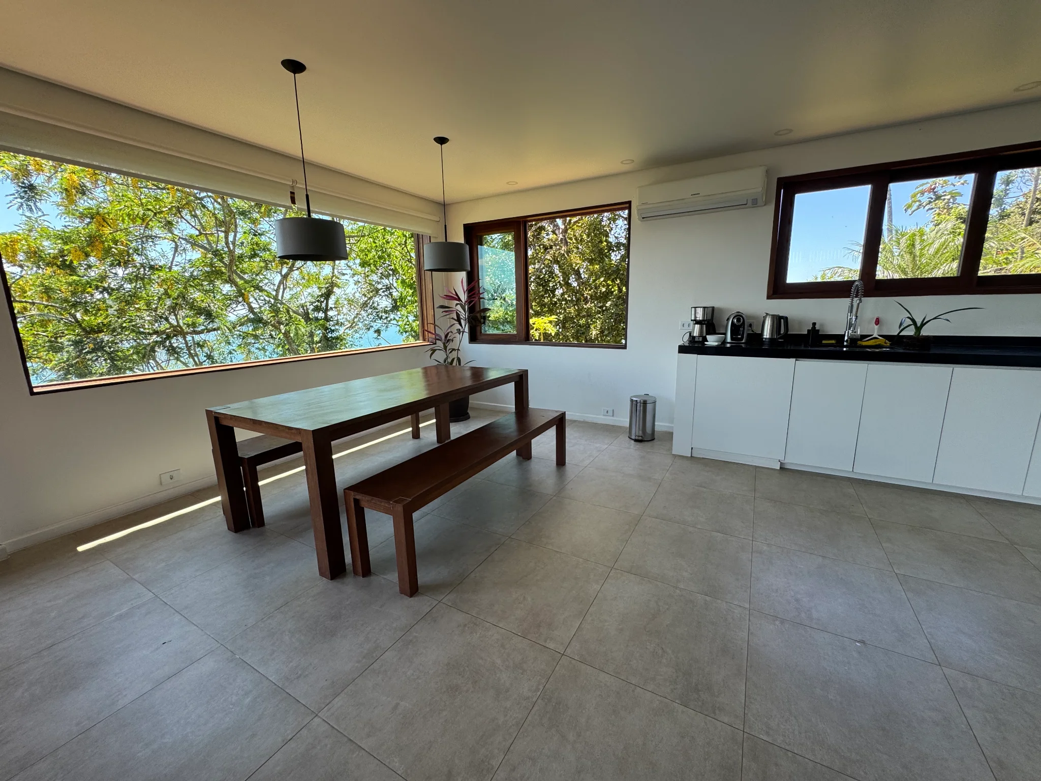 Casa à venda com 3 suítes no Condomínio Ponta das Toninhas em Ubatuba/SP. 