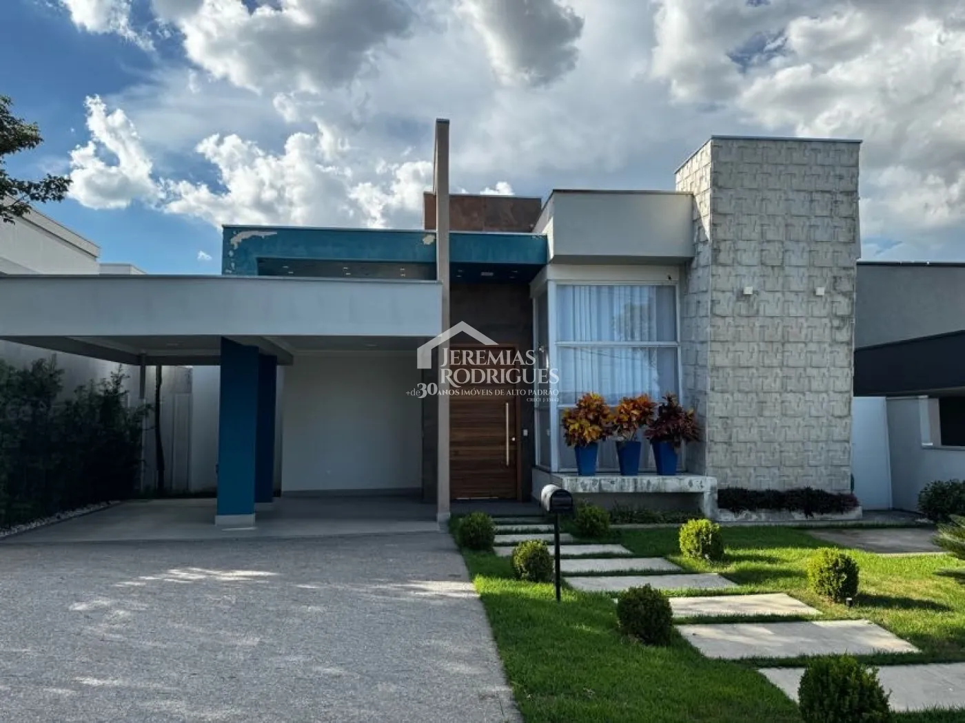 Casa para venda com 3 suítes no Condomínio Reserva dos Lagos em Pindamonhangaba/SP