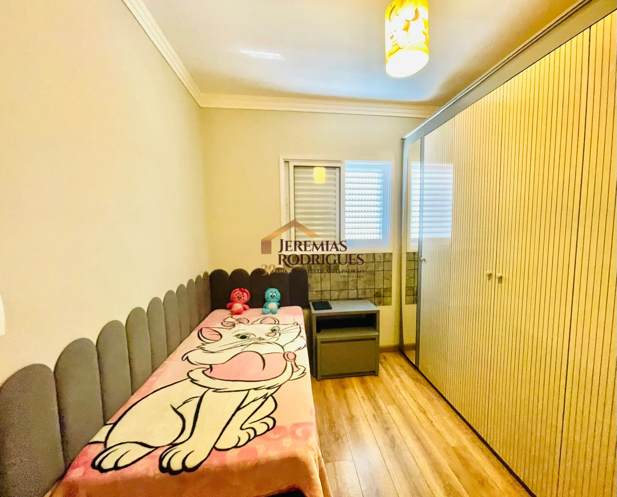 Apartamento à venda no Edifício Maison em Taubaté/ SP.
