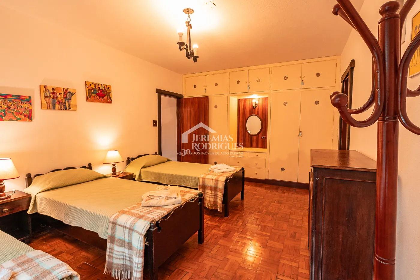 Casa com 9 dormitórios, 694 m² - Condomínio Reserva Figueiredo - Campos do Jordão/SP