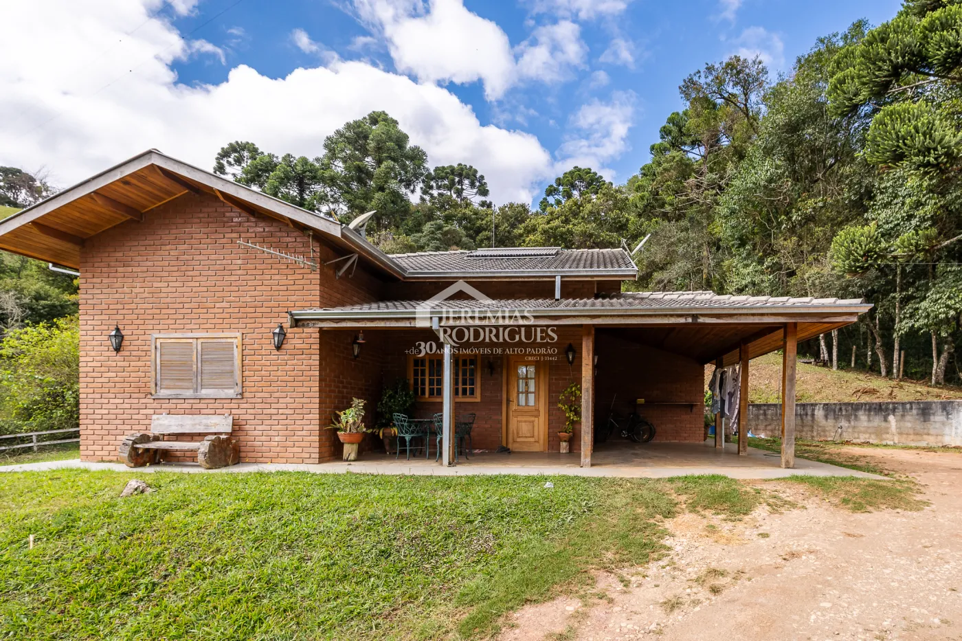 Fazenda com 2.904.000 m² - Sapucaí-Mirim - MG