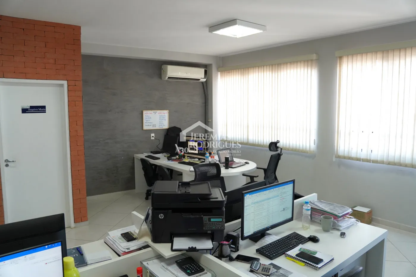 Prédio comercial com 568 m² -  Centro - Taubaté/SP
