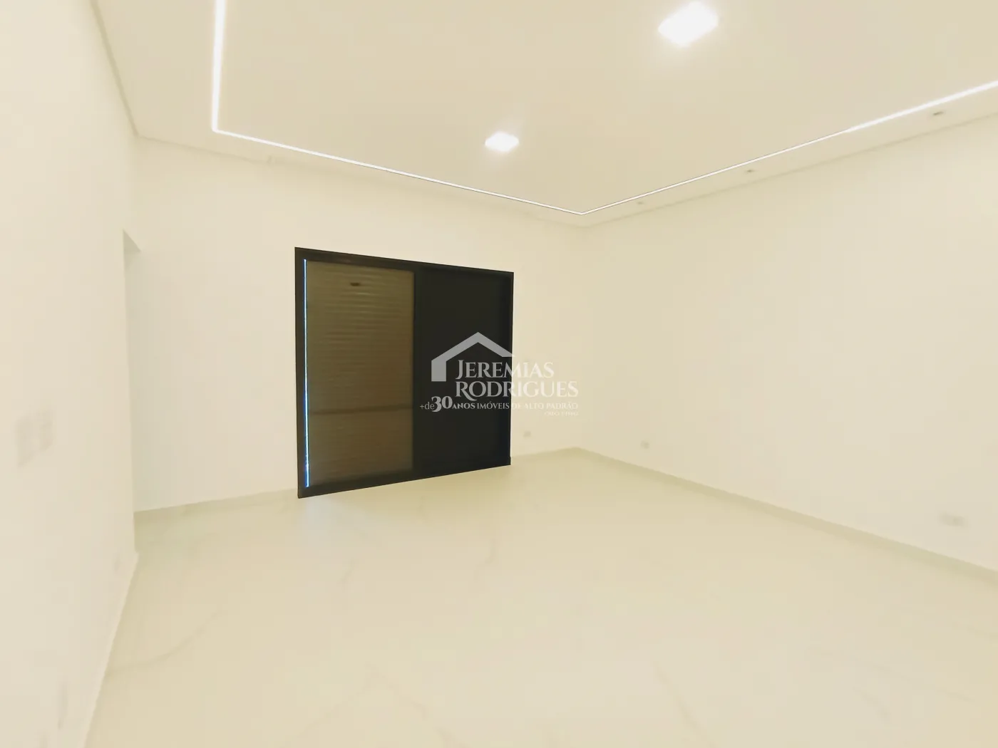 Casa assobradada à venda com 4 dormitórios no Condomínio Cyrella Landscape emTaubaté/SP.