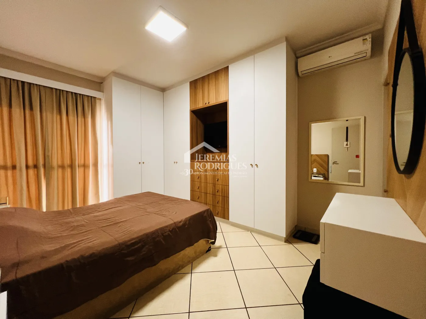 Casa com 3 dormitórios, 198 m² - Alto São Pedro - Taubaté/SP.