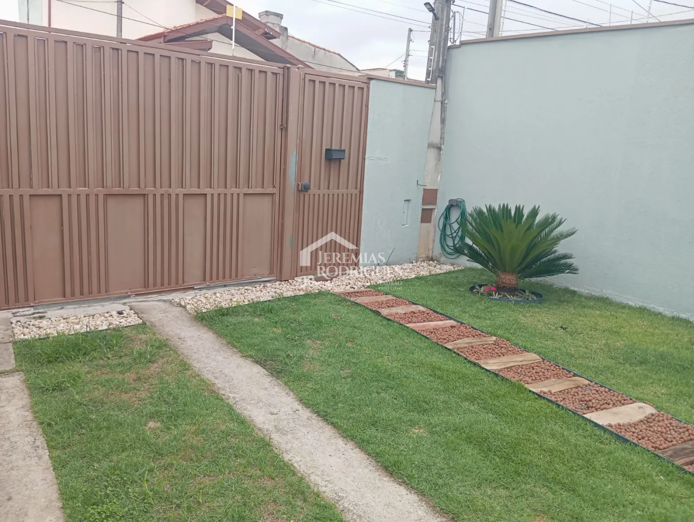 Casa térrea com 3 dormitórios - Jardim Santa Cruz - Taubaté/SP