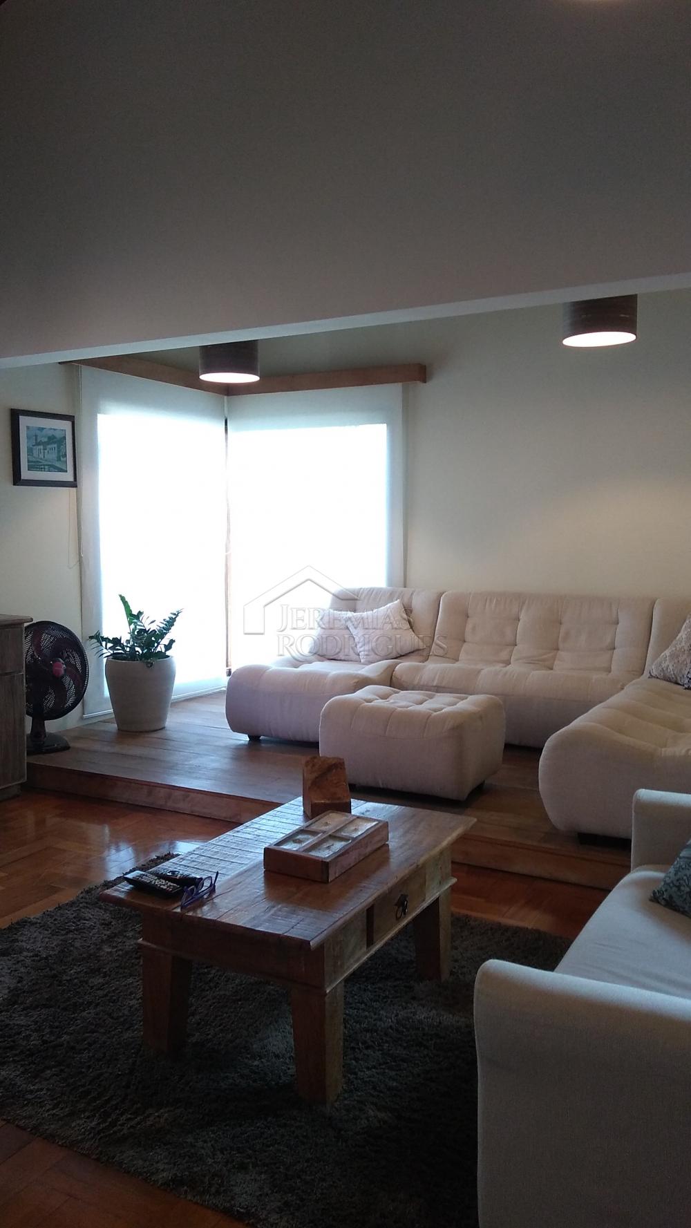 Casa à venda com 4 dormitórios no Condomínio Taubaté Village em Taubaté/SP. 