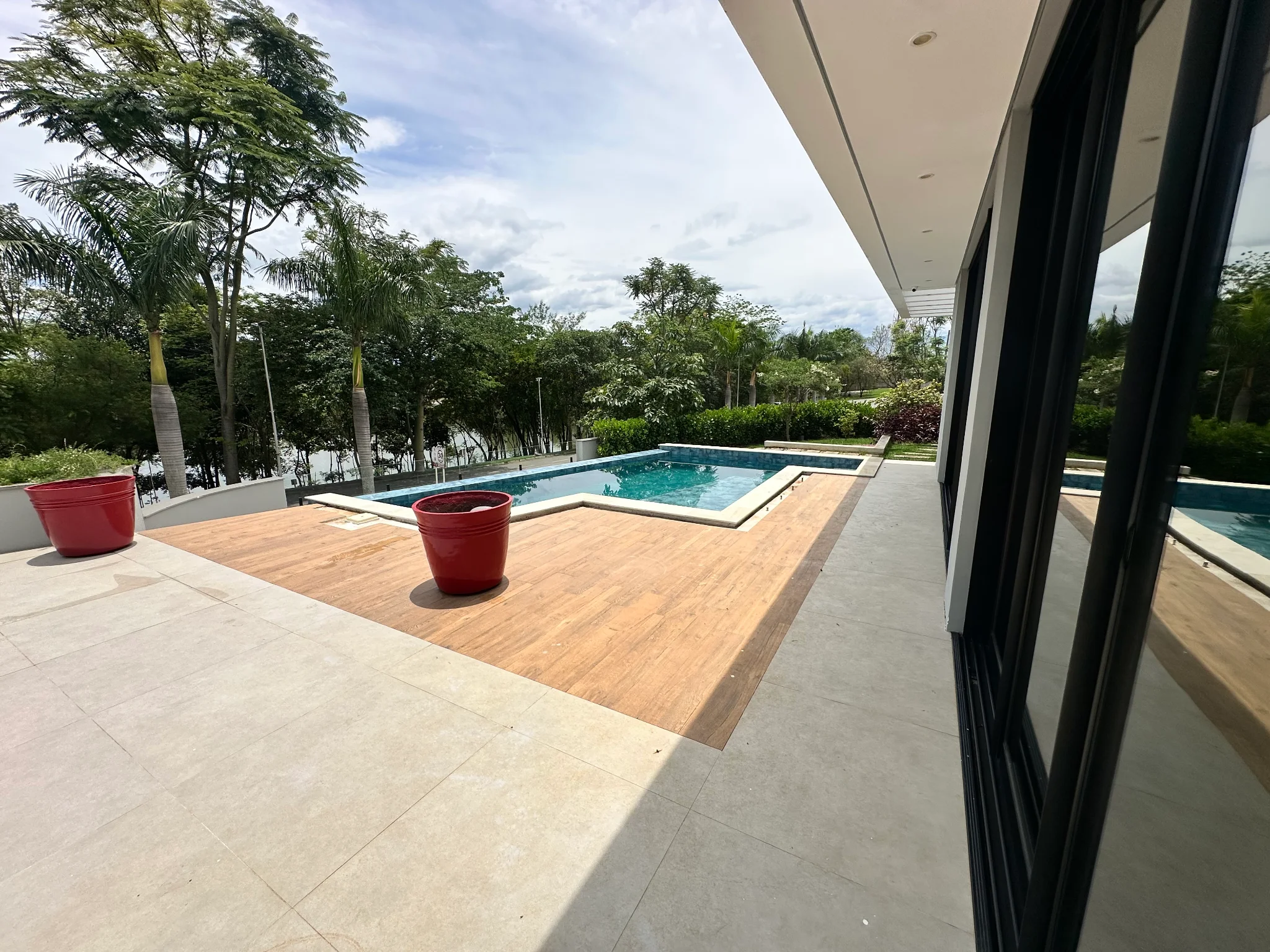 Casa para locação no Condomínio Reserva dos Lagos em Pindamonhangaba/SP.