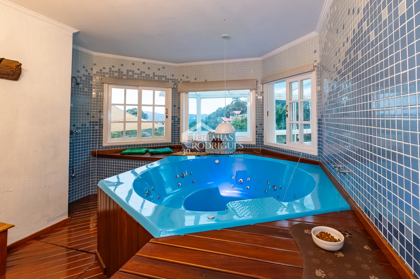 Casa com 5 suítes, 950 m² - Alto do Capivari - Campos do Jordão/SP