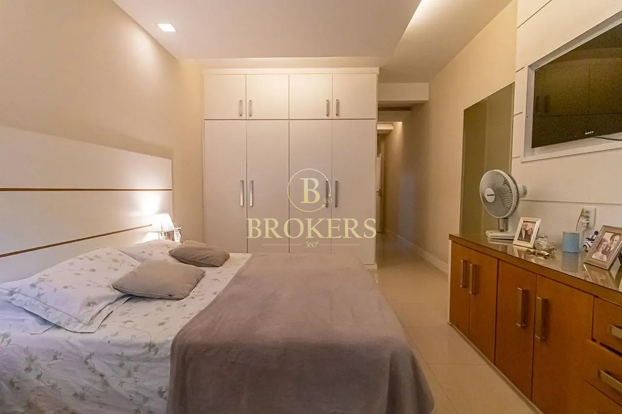 Apartamento à venda, Rua Miguel Lemos - Copacabana. Duplex modernizado, 3 quartos, sendo 1 suíte co
