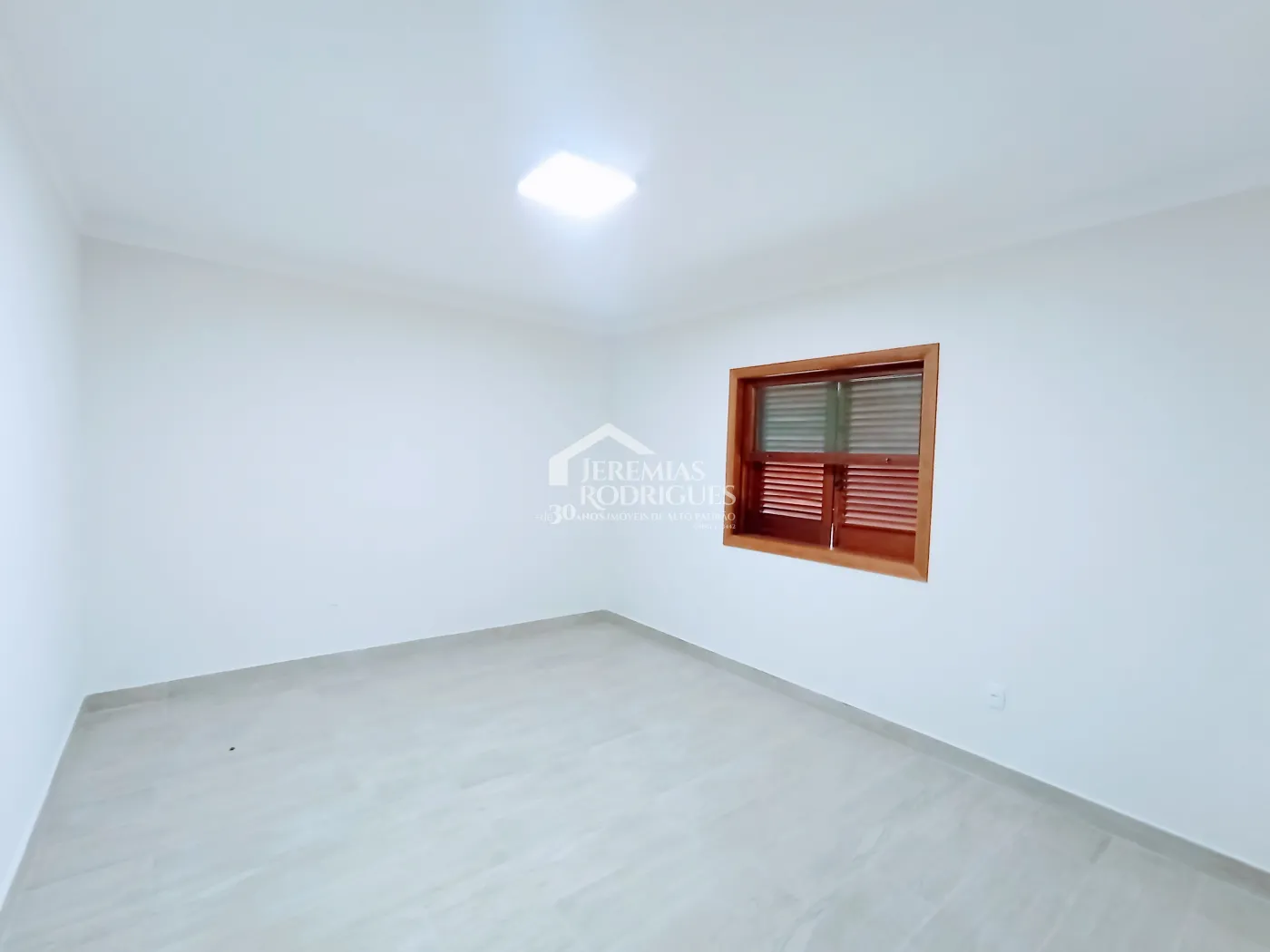 Casa à venda com 4 dormitórios no Condomínio Chácaras Cataguá em Taubaté/SP