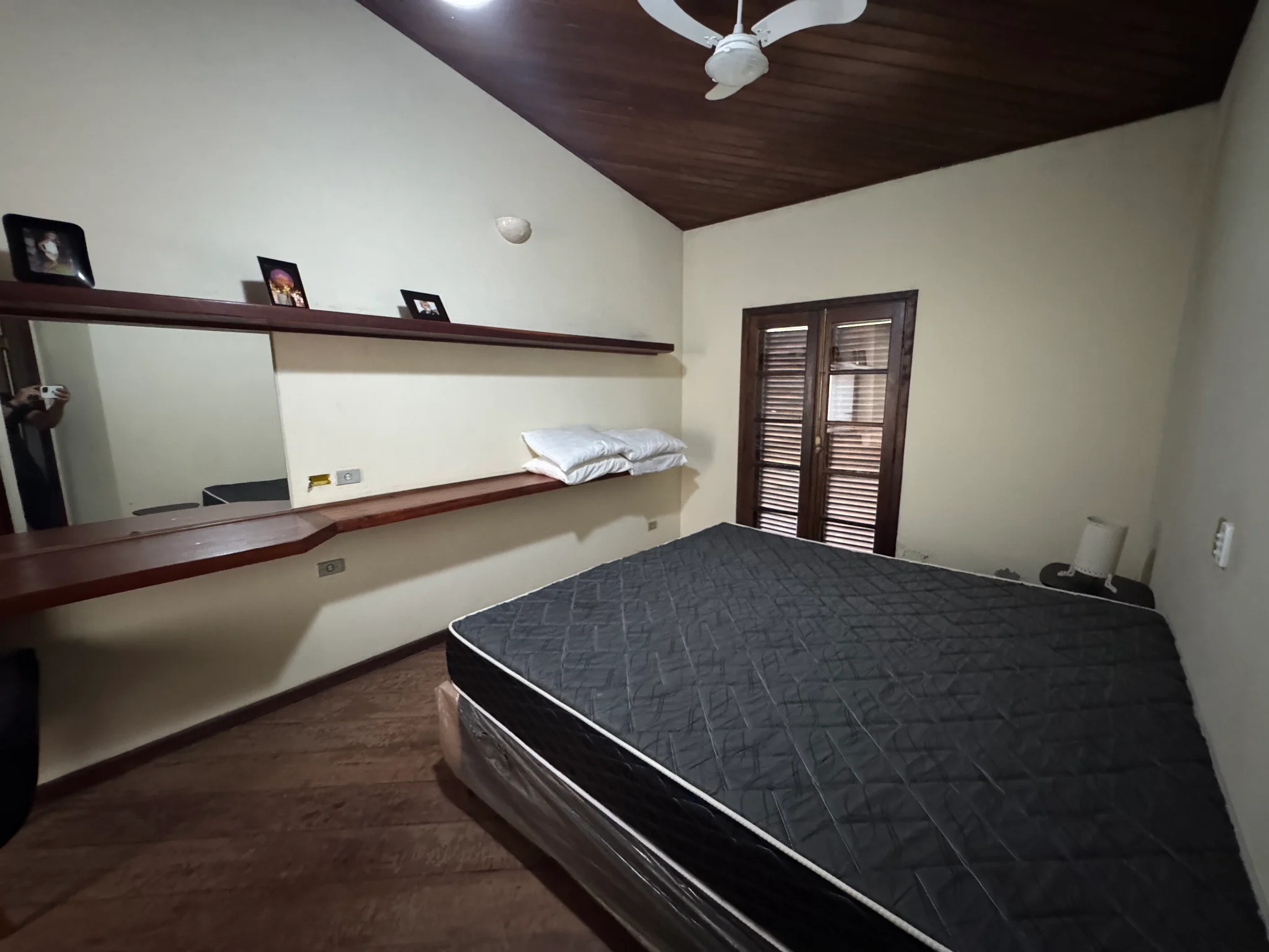 Casa à venda com 5 dormitórios no Condomínio Ponta das Toninhas em Ubatuba/SP. 