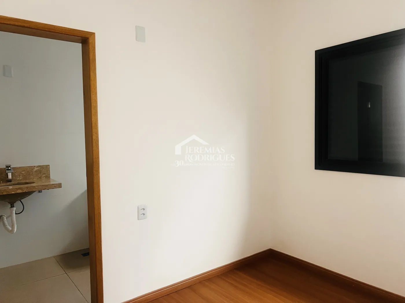 Casa à venda com 3 suítes no Condomínio Campos do Conde I em Tremembé/SP