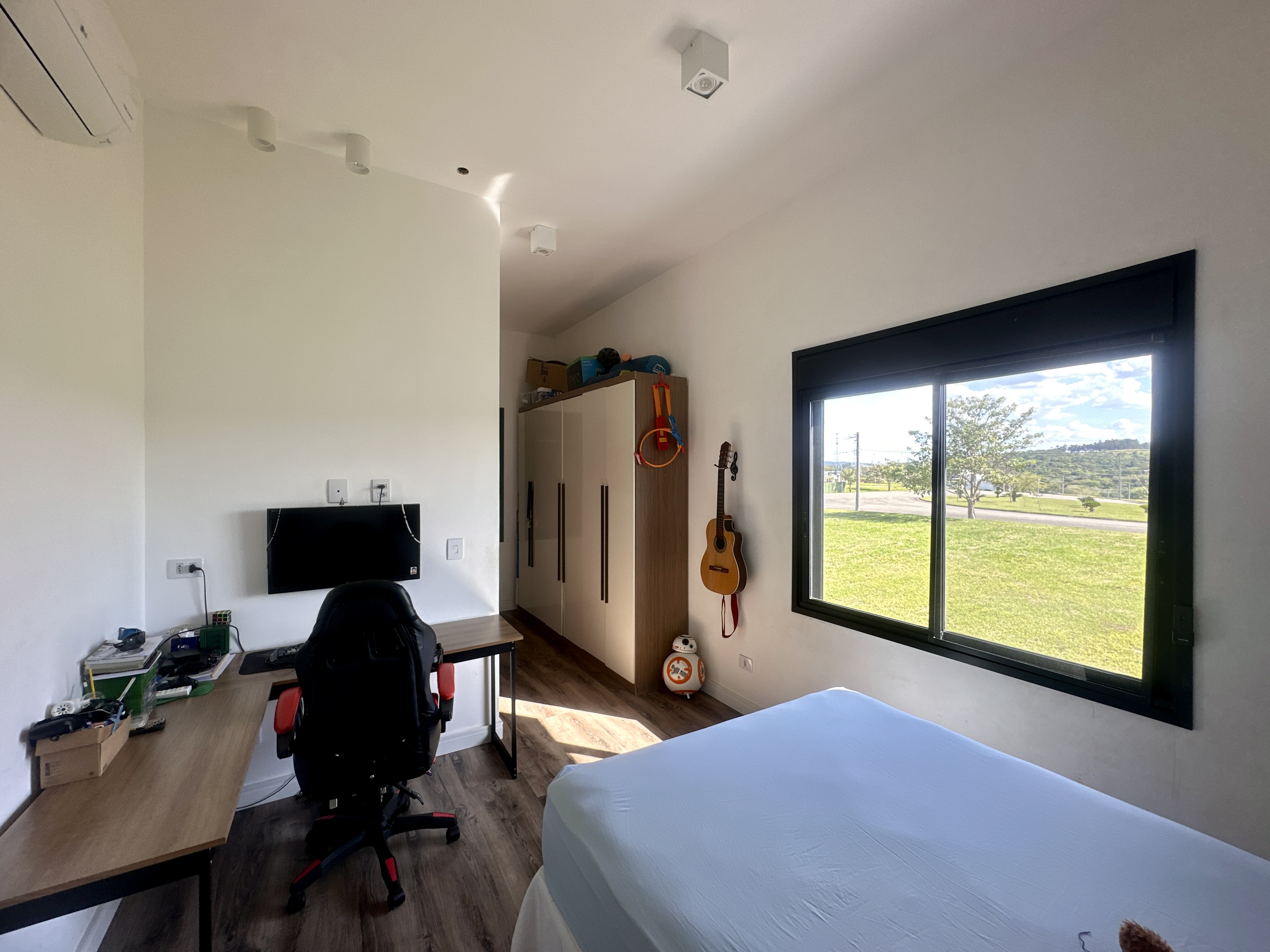 Casa à venda com 4 dormitórios no Condomínio Bella Vitta em Caçapava/SP.