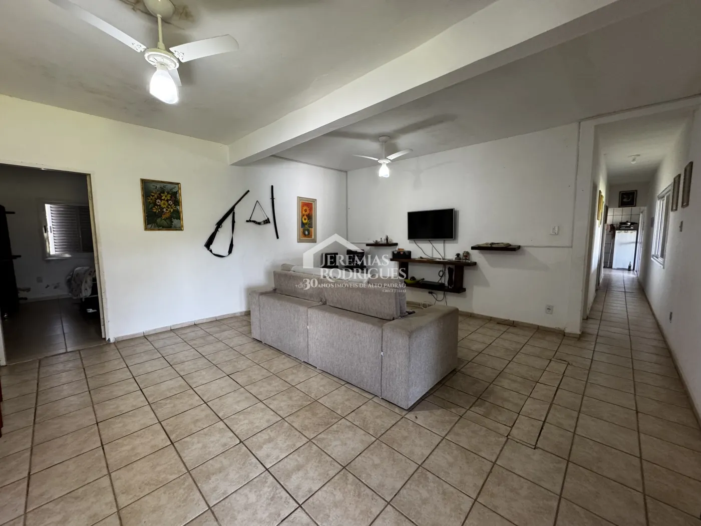 Sitio à venda com 5 dormitórios, 3,5 alqueires no bairro Cruz Pequena em Pindamonhangaba/SP