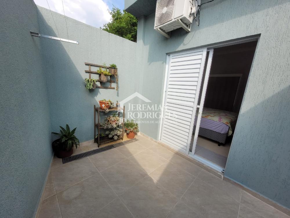 Casa térrea com 3 dormitórios - Jardim Santa Cruz - Taubaté/SP