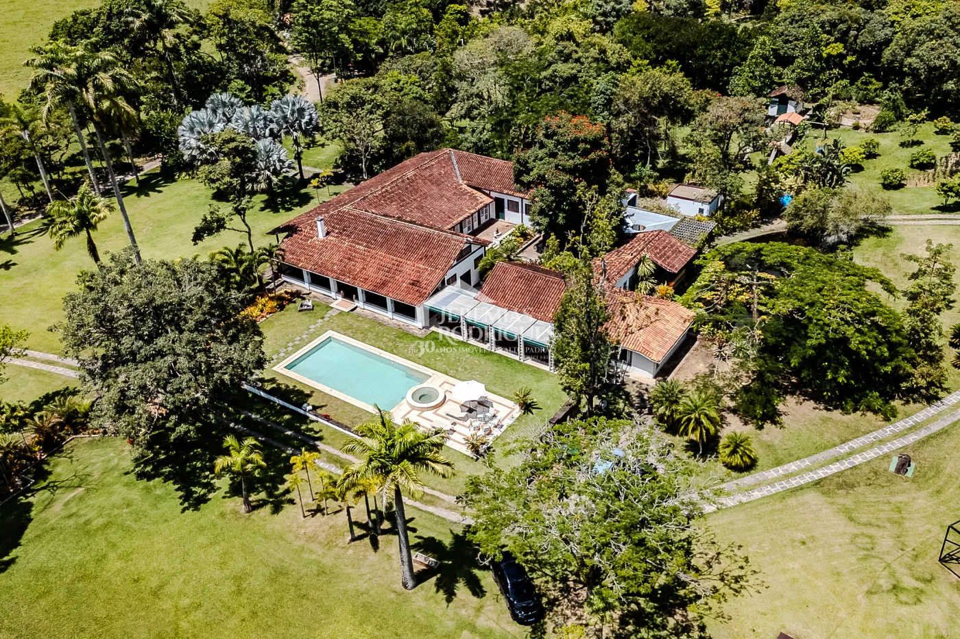 Fazenda à venda com 3.389.000,00 m² em Piraí/RJ.
