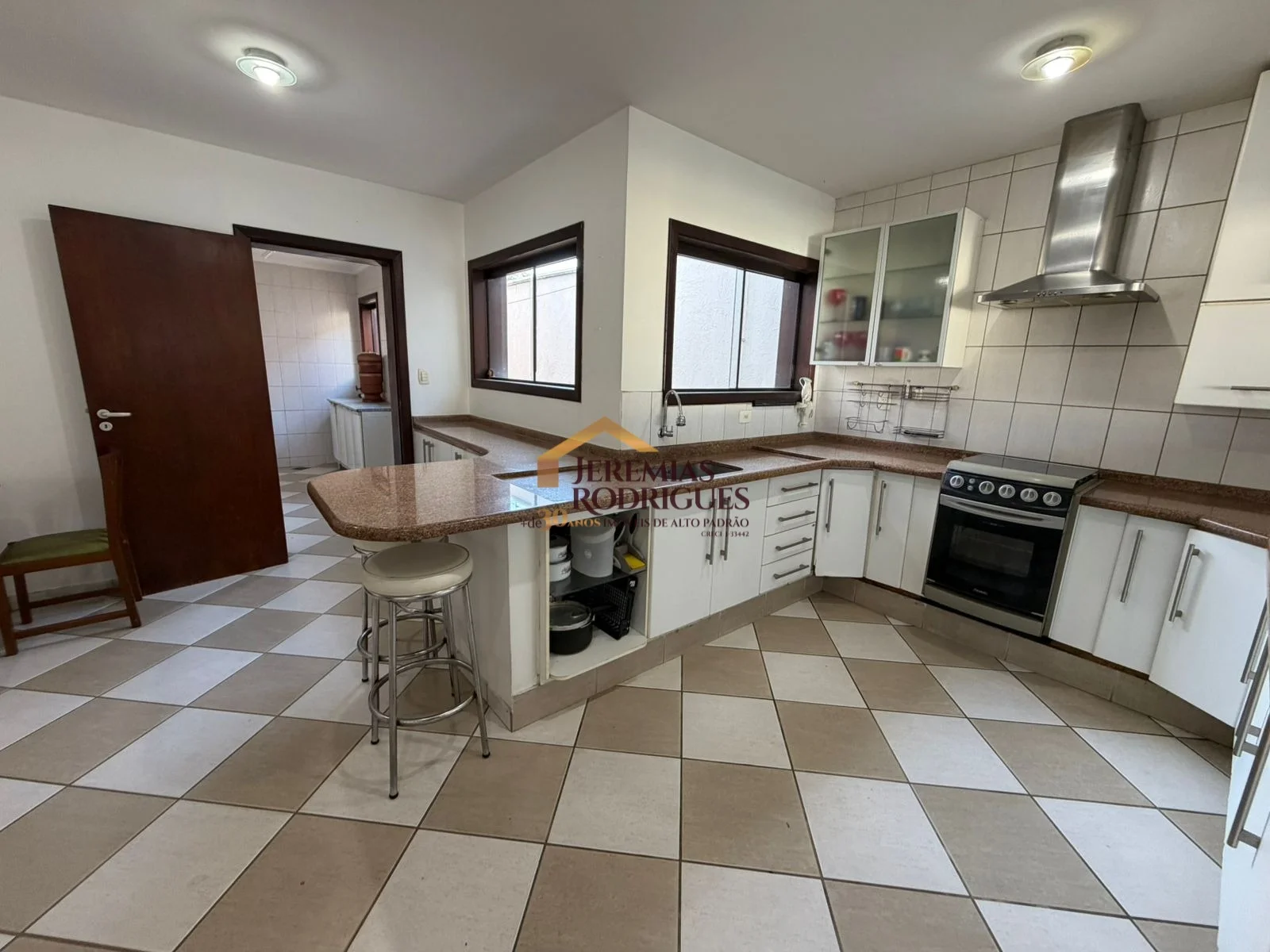 Casa à venda no bairro Jardim Residencial Doutor Lessa em Pindamonhangaba/SP. — foto 6