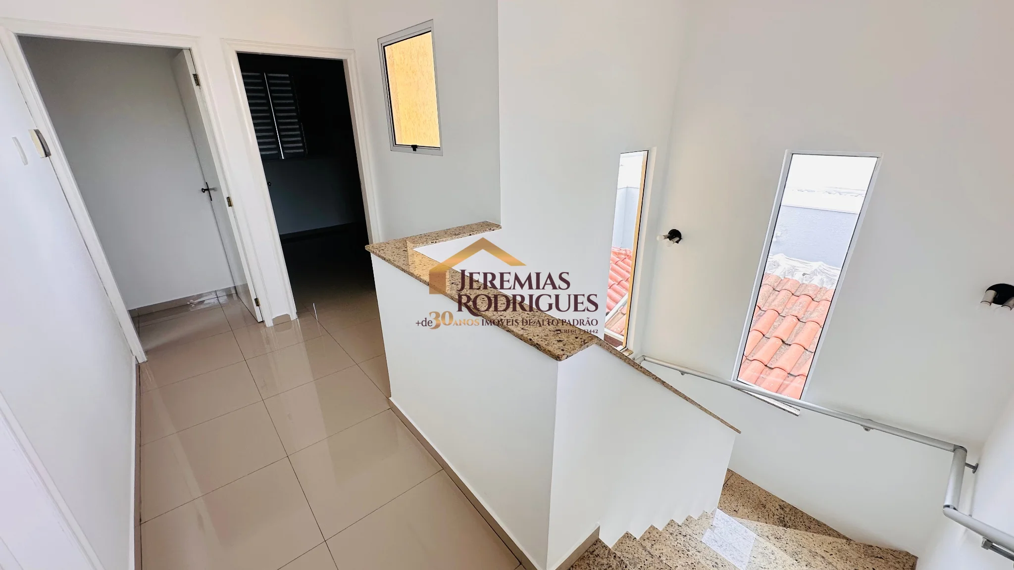 Casa para locação e venda no Condomínio Real Ville em Pindamonhangaba/SP.