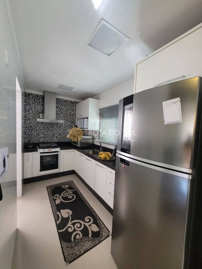 London apartamento mobiliado com 3 quartos na Meia Praia Itapema SC