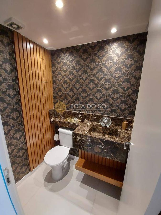 Comodoro apartamento mobiliado com 3 suítes e 2 vagas na Meia Praia Itapema SC
