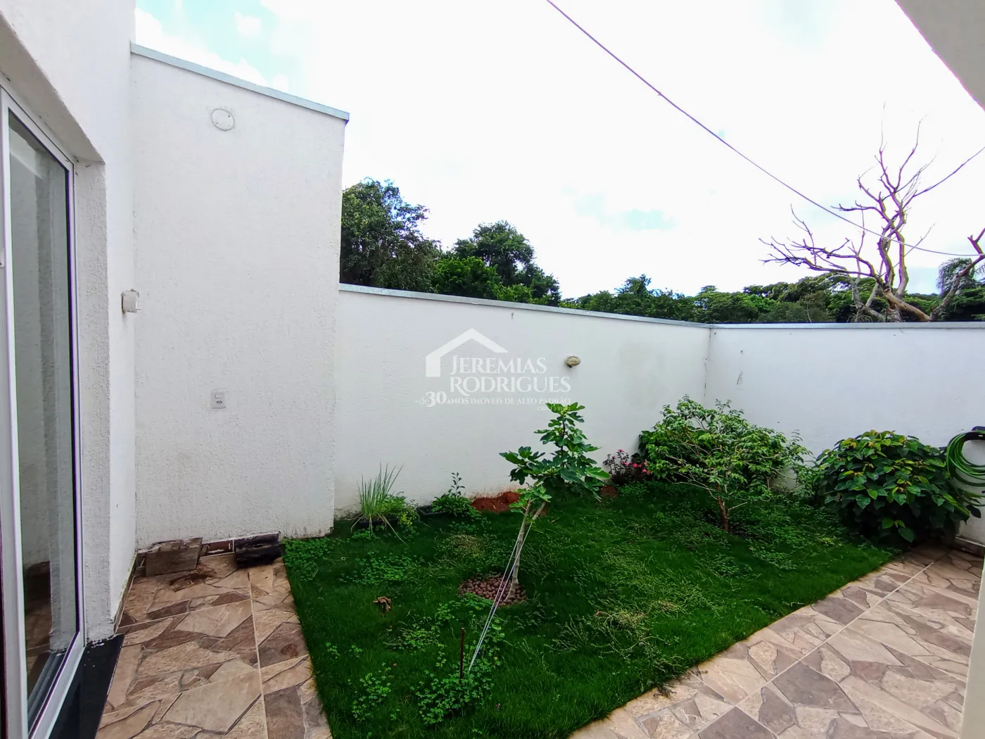 Casa para venda com 2 dormitórios no Residencial Charles Schineider em Taubaté/SP