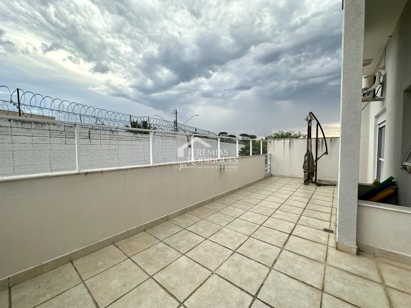 Casa à venda com 3 dormitórios no Condomínio Campos do Conde I em Tremembé/SP