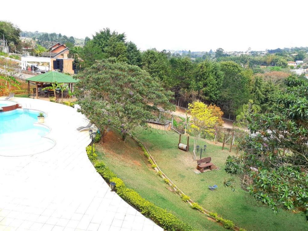 Casa à venda com 6 dormitórios no Condomínio Chácaras Cataguá em Taubaté/SP.