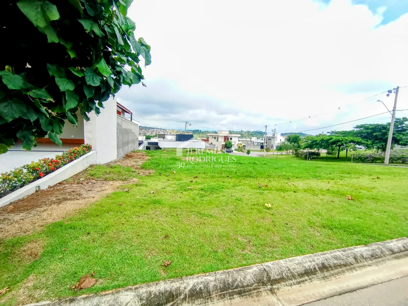 Terreno à venda com 528 m² no Condomínio Cyrela Landscape em Taubaté/SP.