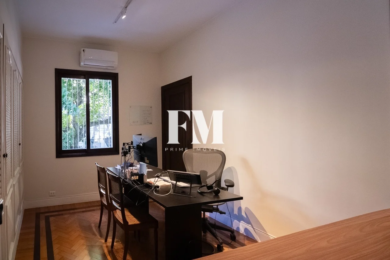 Urca | Casa Clássica | 3 Quartos (1 Suíte) | 260m² Modernizada e Sem Condomínio - foto 24