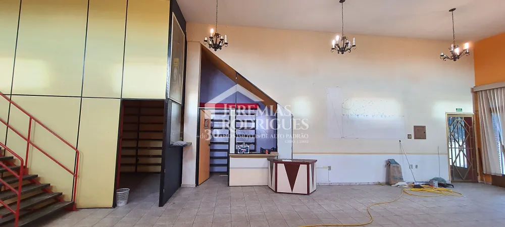 Prédio comercial com 310 m² -  Independencia - Taubaté/SP