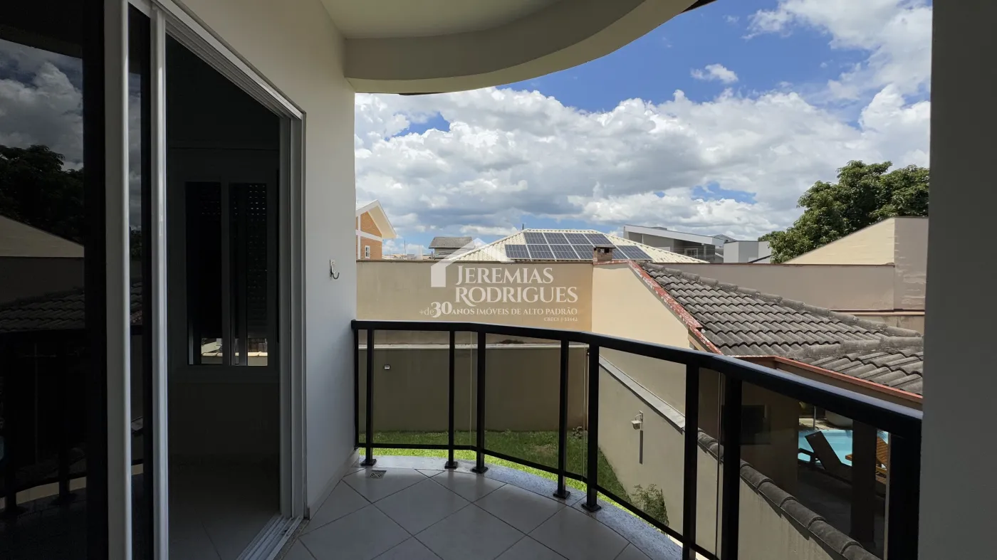 Casa para venda e locação com 4 dormitórios no Condomínio Real Ville I em Pindamonhangaba/SP.