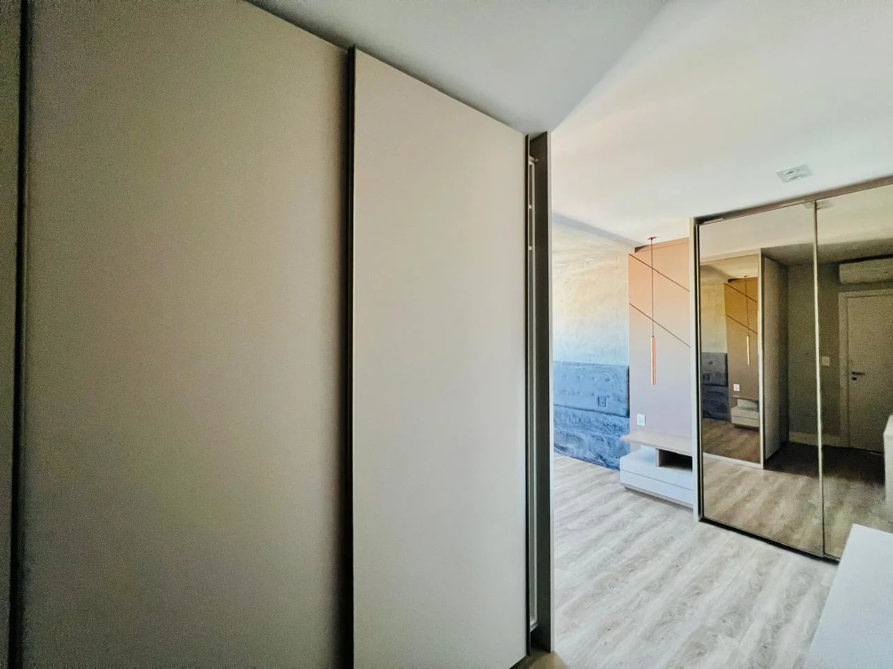 Apartamento para venda e locação no Edifício Grand Terrace em Taubaté/SP. 