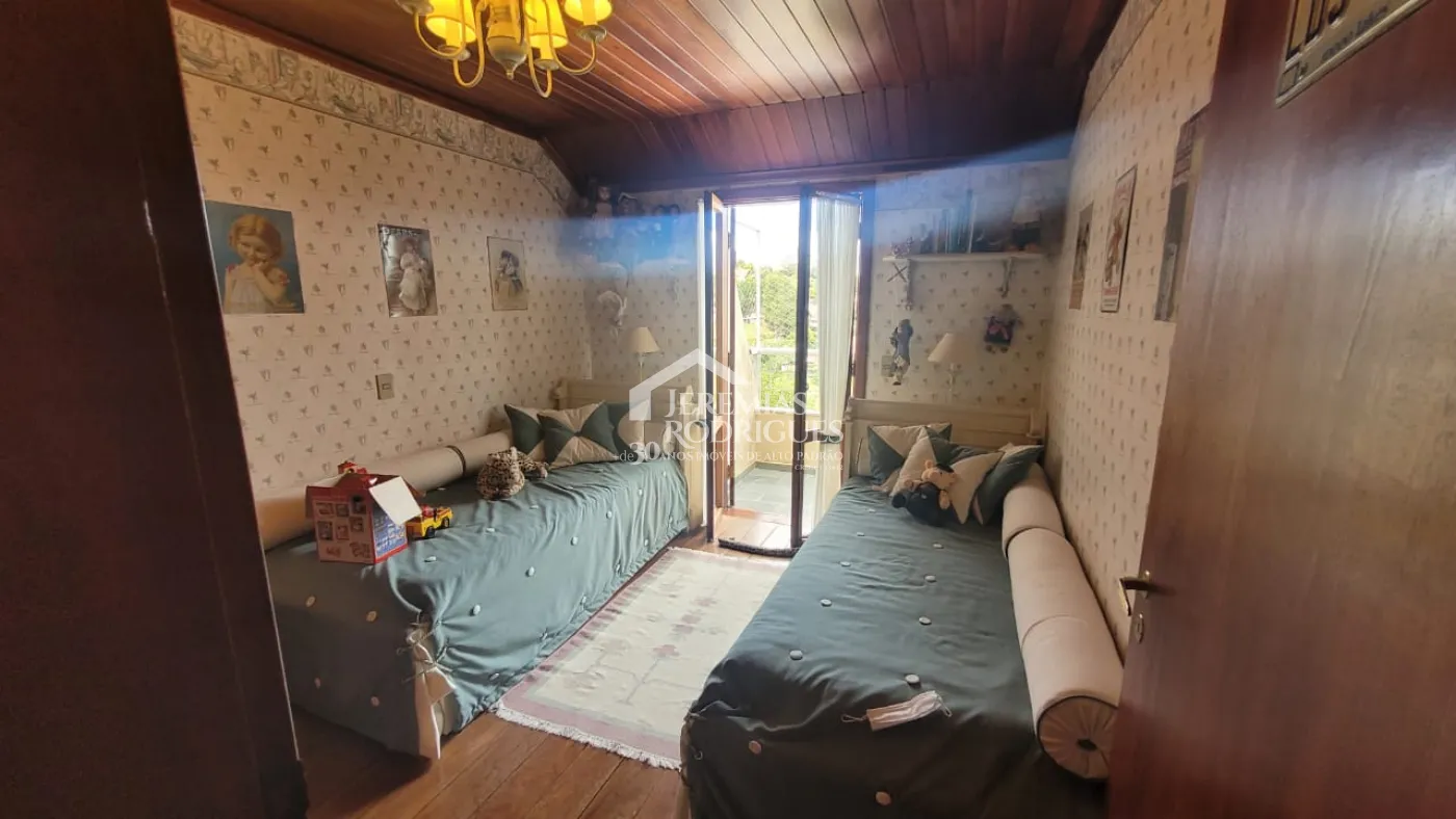 Apartamento à venda com 4 dormitórios, 324m² no Condomínio Le Bourg Saint Maurice em Campos do Jordão/SP.