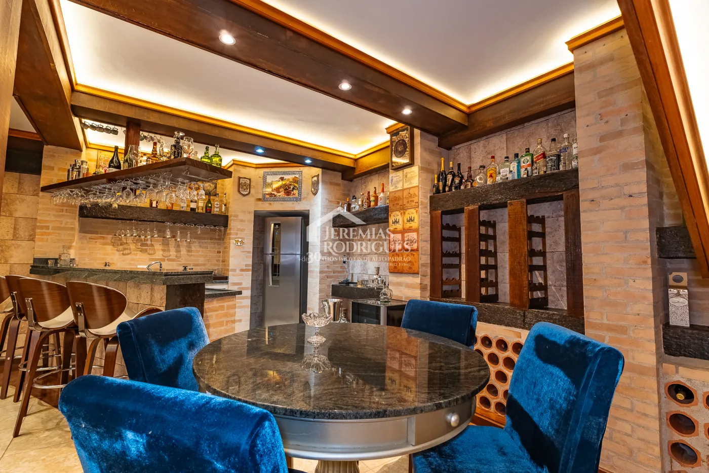 Casa com 5 suítes, 950 m² - Alto do Capivari - Campos do Jordão/SP