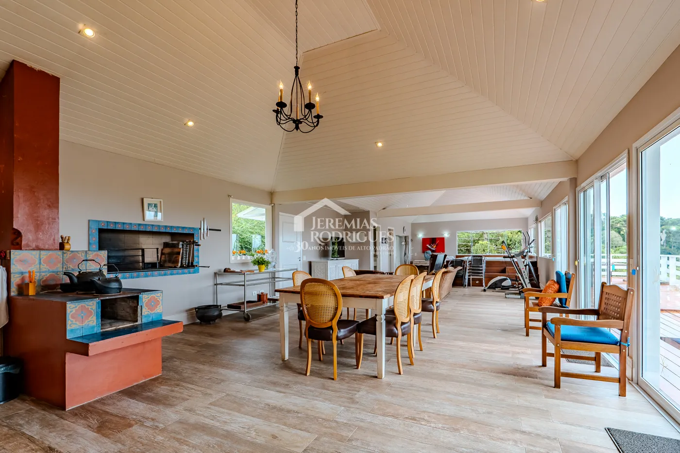 Casa à venda por R$ 4.400.000,00 - Campos do Jordão/SP