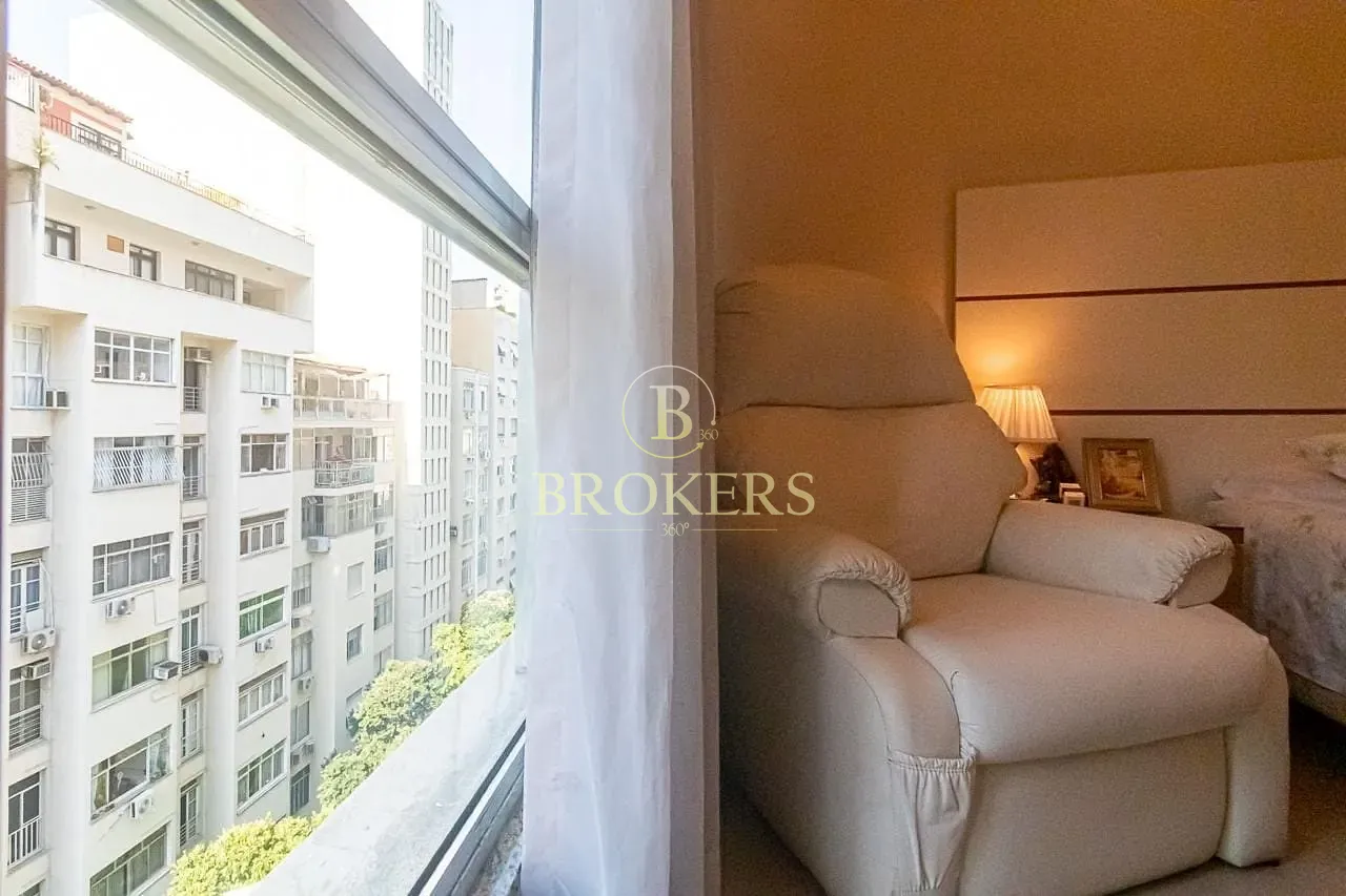 Apartamento à venda, Rua Miguel Lemos - Copacabana. Duplex modernizado, 3 quartos, sendo 1 suíte co