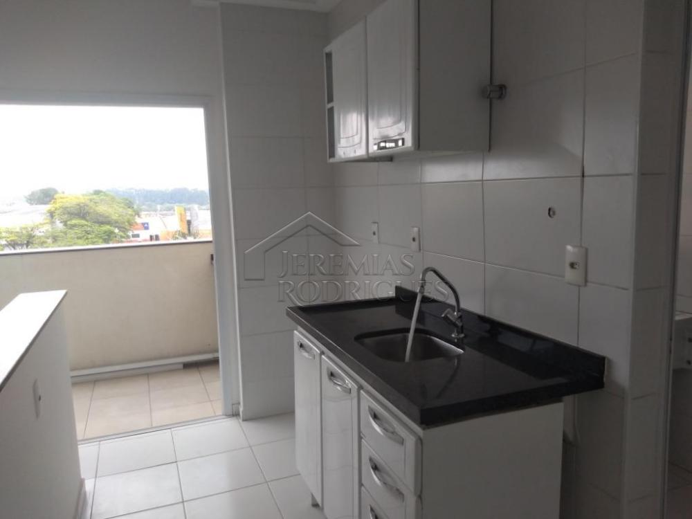 Apartamento com 3 dormitórios para locação, 89M² no Edifício New Way Tower em Pindamonhangaba/SP