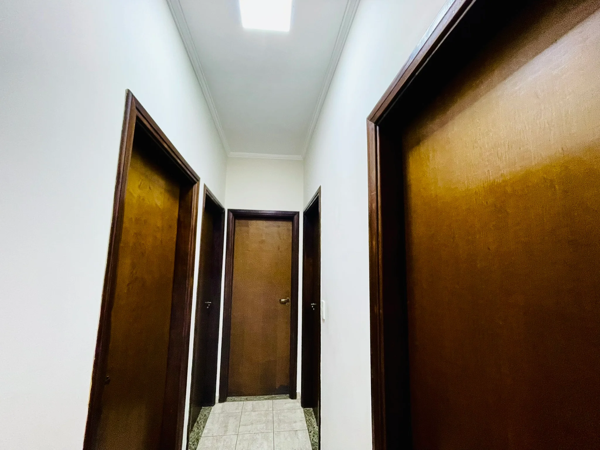 Apartamento para venda com 5 dormitórios no Edifício Olimpia em Taubaté/SP. 