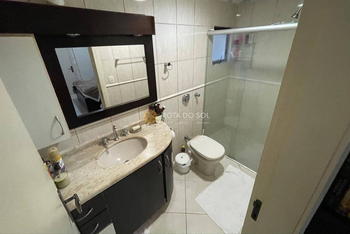 Cistal Mar Apartamento 3 Quartos e Terraço Privativo na Meia Praia